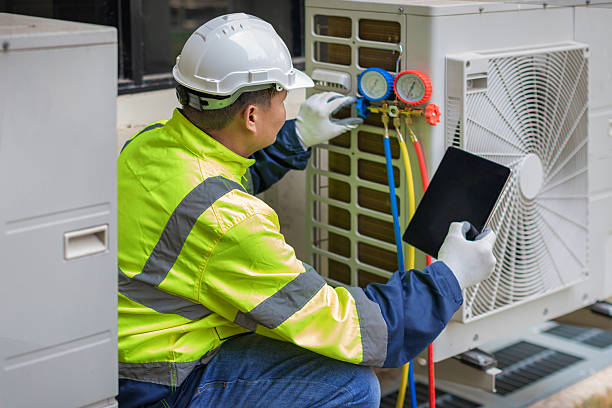Professional Hvac technician working in Beachwood, OH